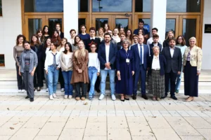 Deset godina integriranog studija veterinarske medicine na engleskom jeziku na Veterinarskom fakultetu Sveučilišta u Zagrebu – iskustva, dosezi i perspektive